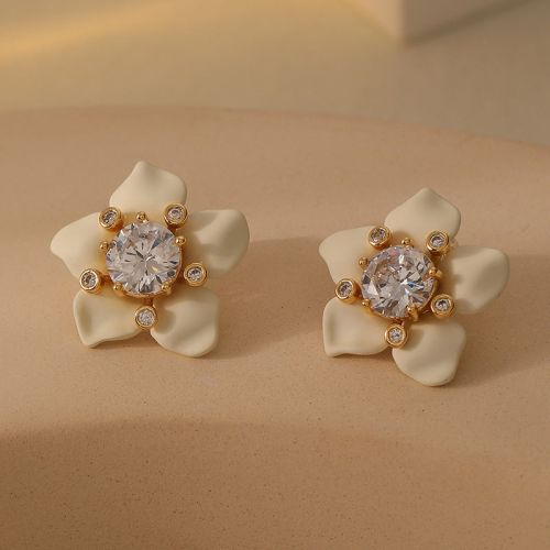 Dainty White Flower CZ Stud Earrings | DMS341